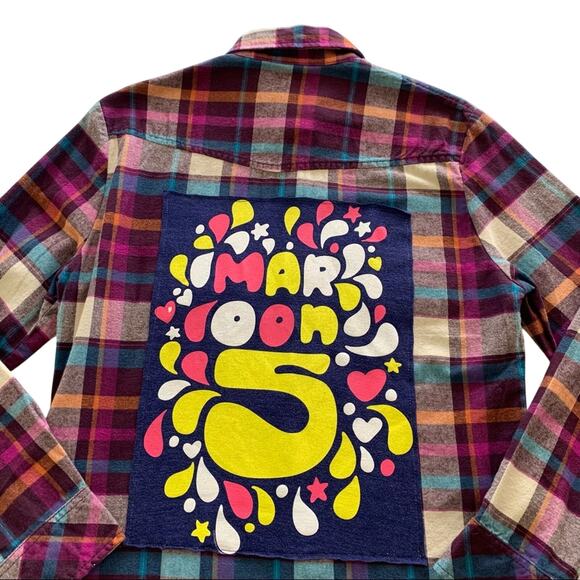 Via Penny Lane Reworked Apparel | Maroon 5 Graphic Button Up Plaid Shirt Large - Picture 3 of 9